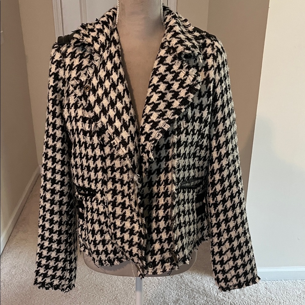 Vici Black and White Houndstooth Blazer